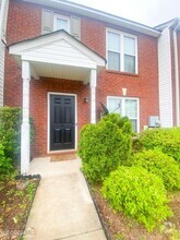 Building Photo - 5553 Strathmoor Manor Cir