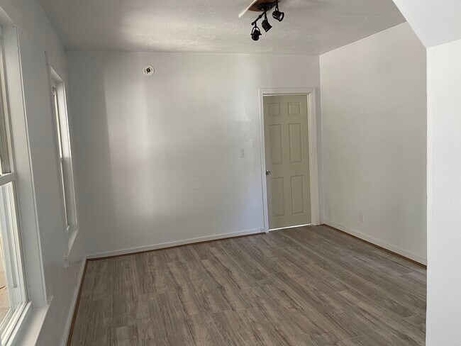 Building Photo - 88 Clinton St