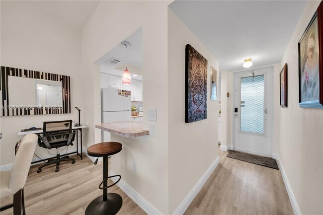 Building Photo - 4613 SE 5th Ave