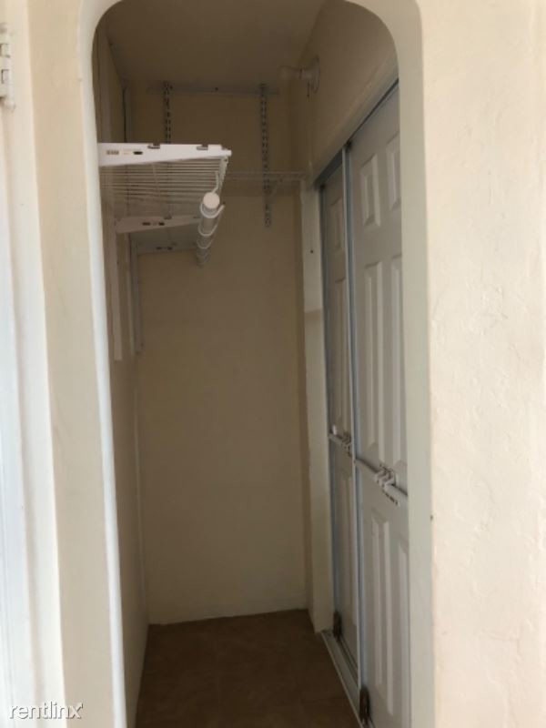 Building Photo - 1 br, 1 bath Apartment - 1277 Essex Street