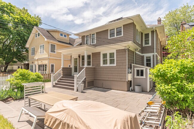 Building Photo - 1111 Olivia Ave