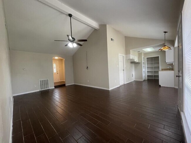 Building Photo - 207 Coach Lamp Ln