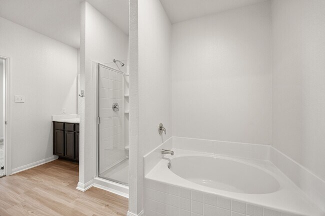 Building Photo - 15243 Crescent Brookfield Dr