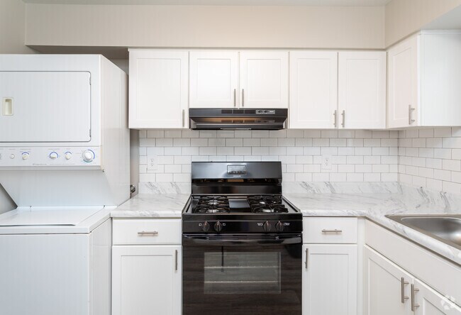 Charleston Place Apartments Ellicott City, MD