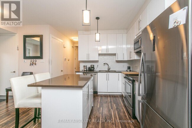 Building Photo - 246-246 Westhaven Crescent