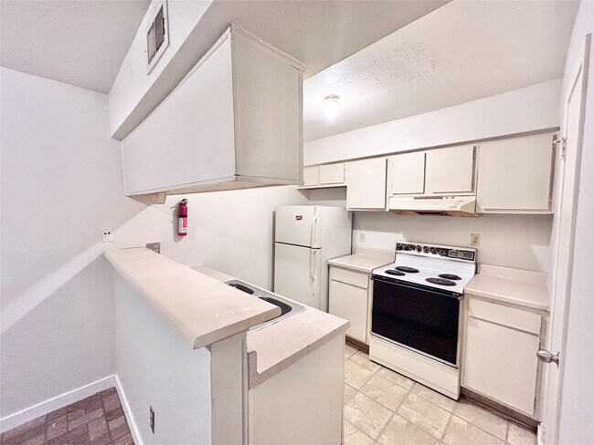 Foto del edificio - 8201 Richmond Ave.