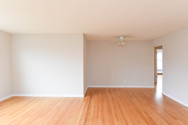Foto del edificio - 7549 N Bell Ave