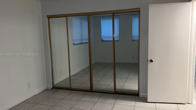 Foto del edificio - 1880 N Congress Ave