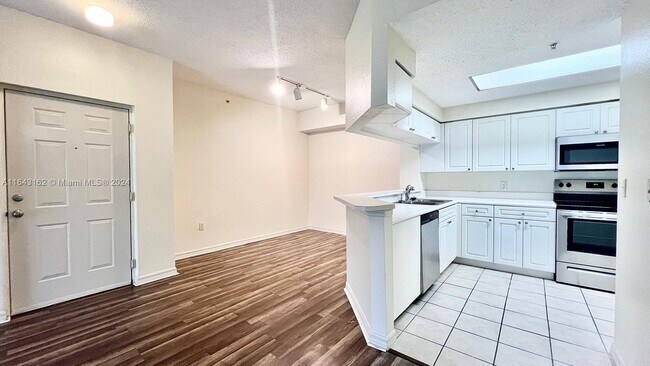 Building Photo - 3019 Alcazar Pl