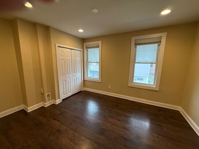Building Photo - Updated 3 Bedroom Rental in Brewerytown wi...