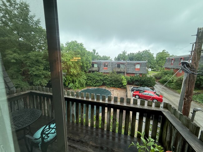 Foto del edificio - 104 Clinkscales Rd