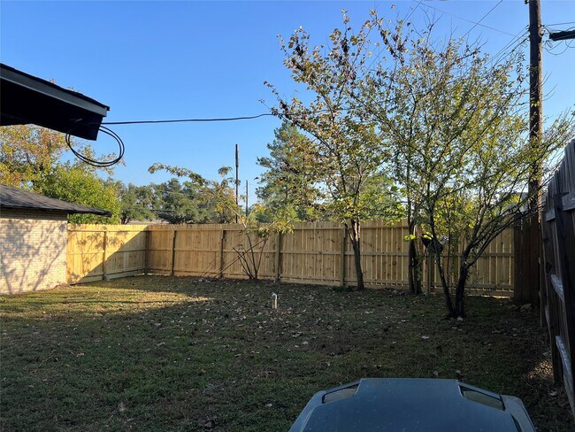 Foto del edificio - 401 Oakhill Dr