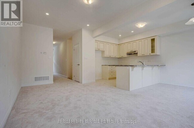 Building Photo - 515 Garner Rd W