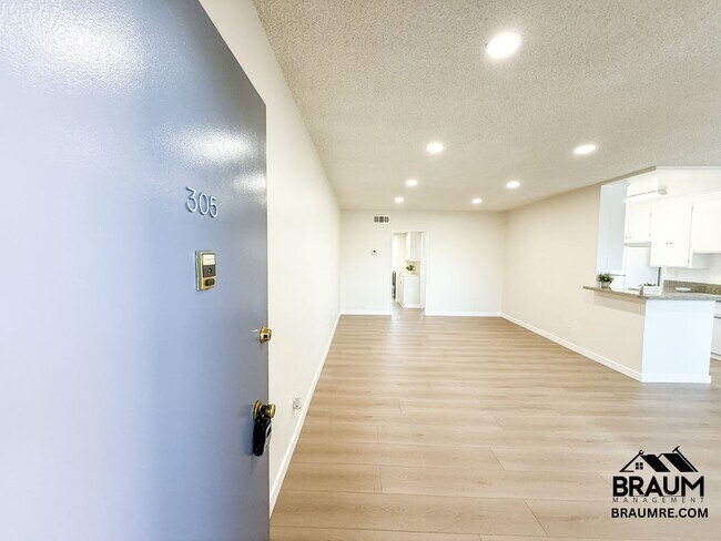 Foto del edificio - 6041 Whitsett Ave