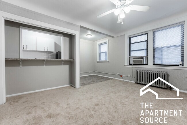 Building Photo - 1809 N Lincoln Park W