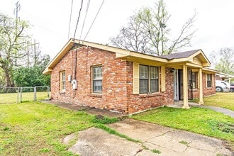 Building Photo - 4342 Sunshine Dr