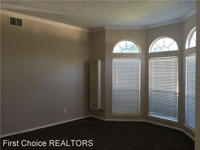 Foto del edificio - 5 br, 3 bath House - 814 Ashwood Drive