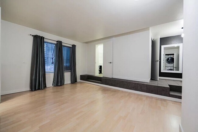 Foto del edificio - 1526 Aurora Ave N