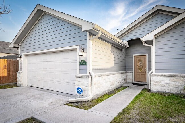 Foto del edificio - 3638 Lydia St