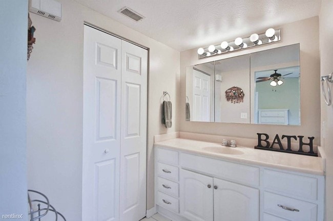 Building Photo - 2 br, 2 bath Condo - 8314 Atlanta Ave Apt 201