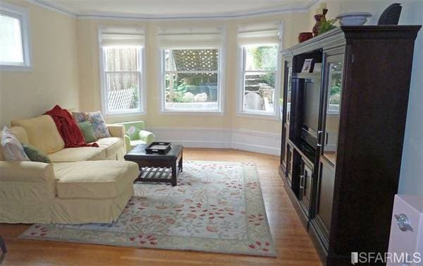 Family Room - 2447 Vallejo St