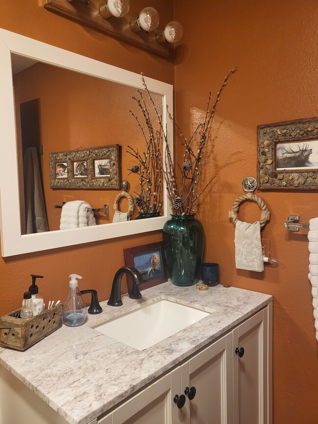 Full bath - 2855 S Forrest St
