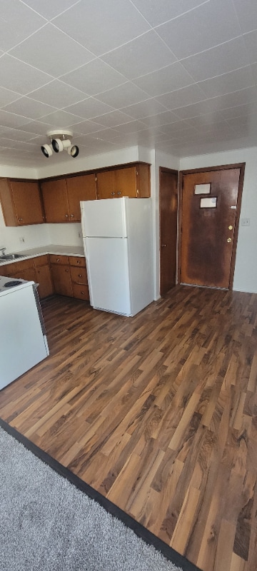 Foto principal - 867 W 5th St