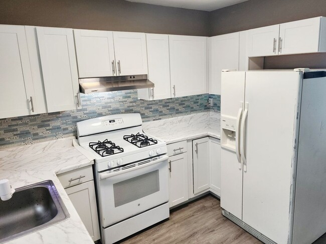 Foto del edificio - 664 W 2nd St