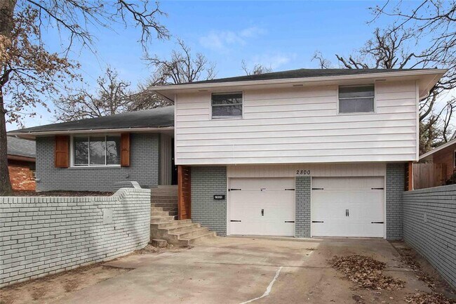 Building Photo - 2800 N Donald Ave