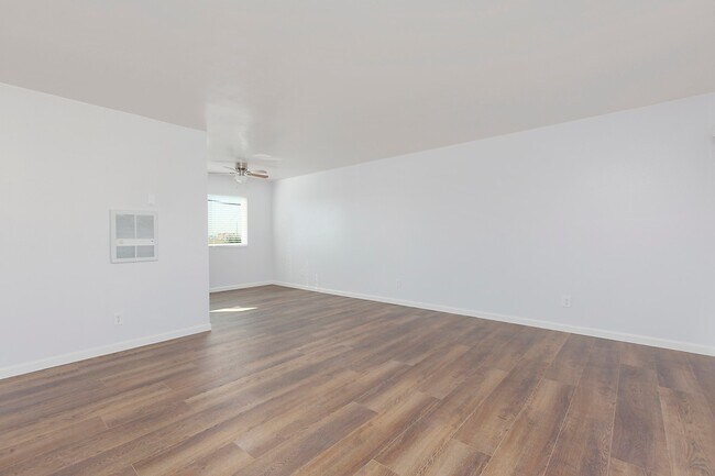 Building Photo - 251-255 Ebony Ave