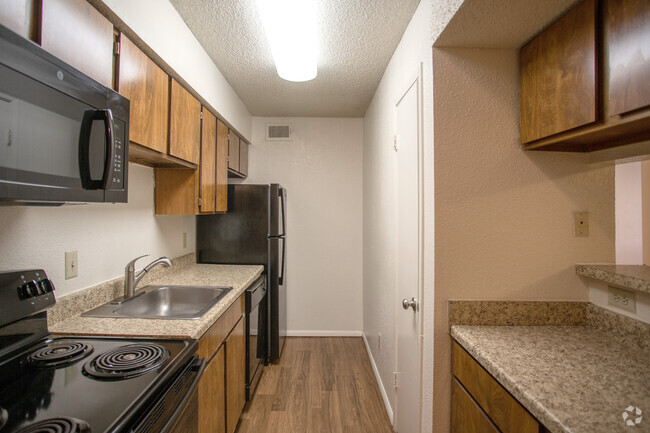 1BR, 1BA - 550SF - Cimarron Pointe Apartments