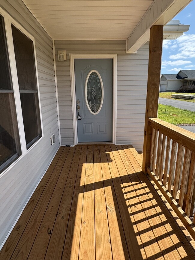 Building Photo - "Charming 3-Bedroom Retreat in Mars Hill: Cozy Comfort with 2 Full Baths!"