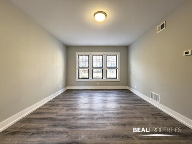 Building Photo - 1 bedroom in EVANSTON IL 60202