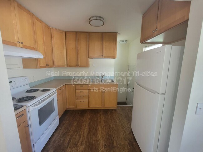 Foto del edificio - 1418 Mahan Ave