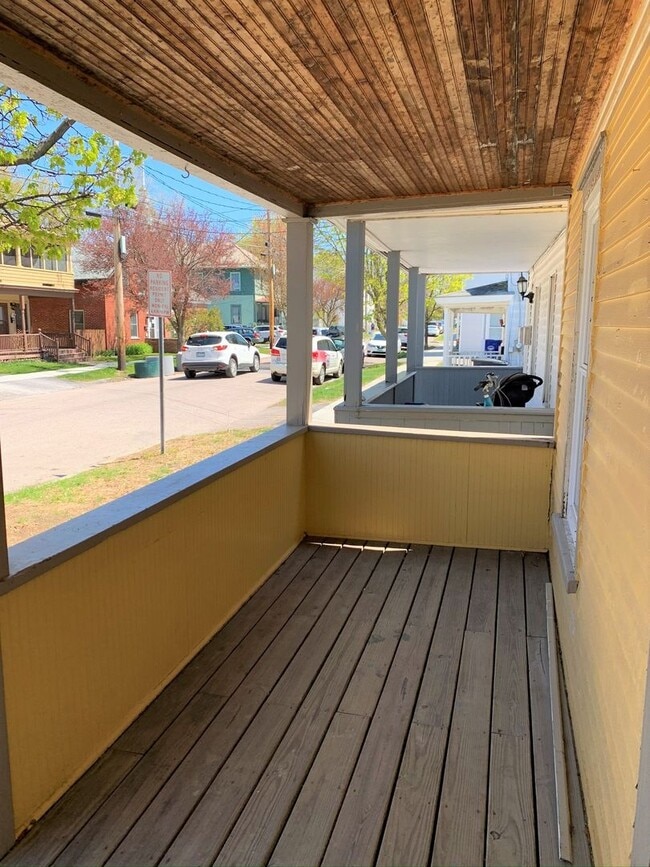 Building Photo - 13 Peru St