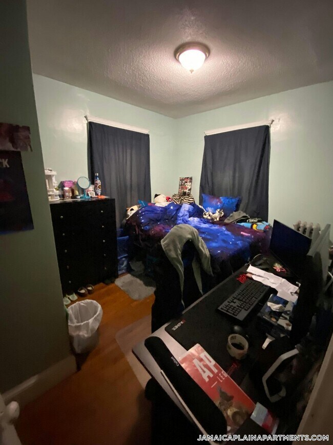 Building Photo - 44 Day St