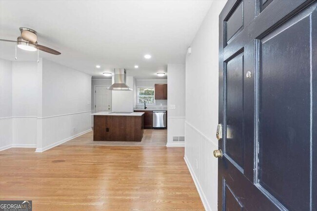 Foto del edificio - 2815 Carolyn Dr