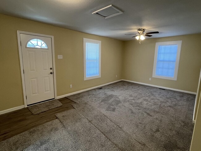 Building Photo - 201 Pike St