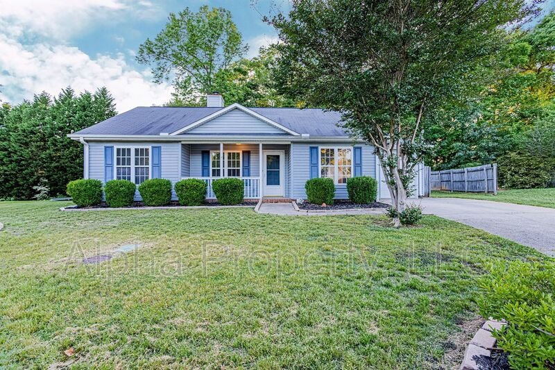 Foto principal - 423 Golden Leaf Ln