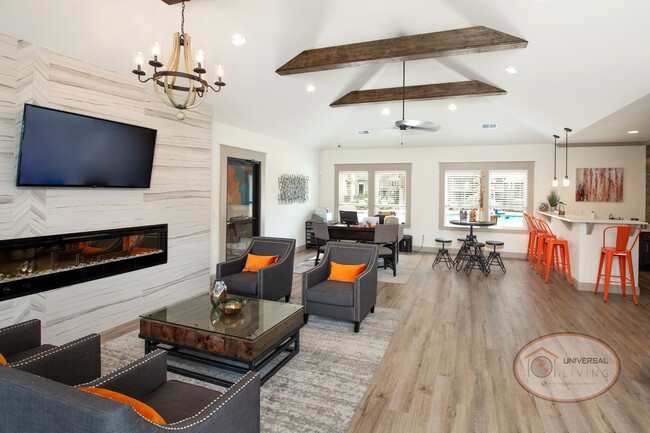 Clubhouse Lounge - The Villas at Avery Creek