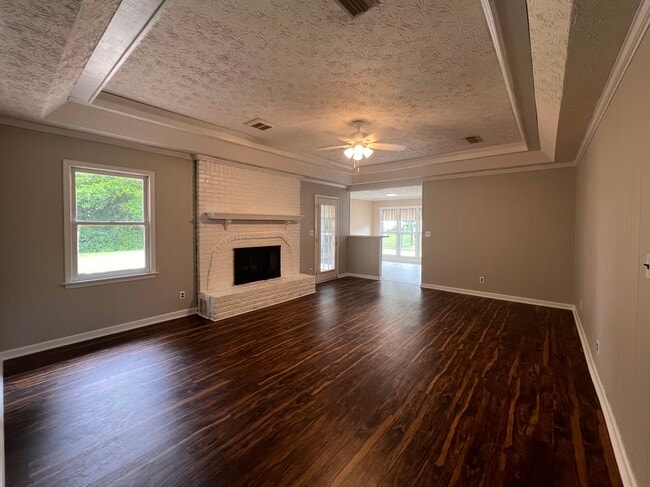 Building Photo - 107 Ledyard Dr