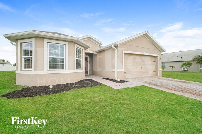 Foto del edificio - 625 SW 25th Terrace