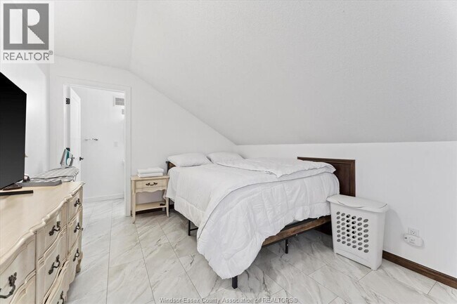 Photo du bâtiment - 1467 Guildwood Crescent