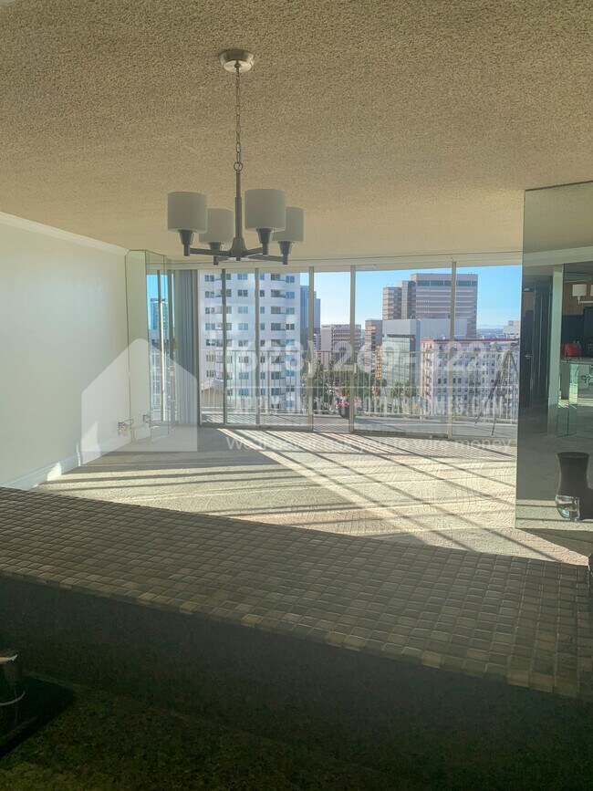 Foto del edificio - 700 E Ocean Blvd