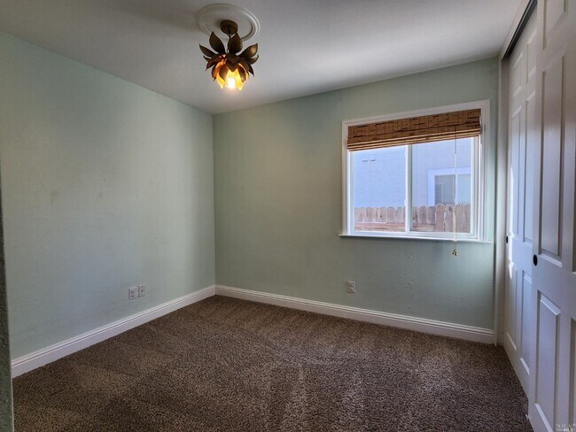 Foto del edificio - 354 Shamrock Ct