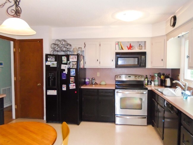 Foto del edificio - 3818 Zenith Pl