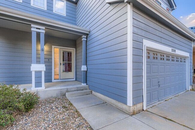 Building Photo - 2222 Woodpark Dr