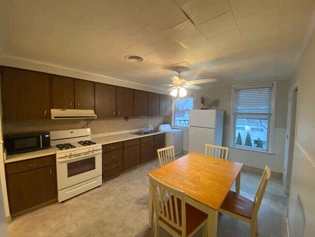 Light and Bright Eat in Kitchen - 63 Warren St