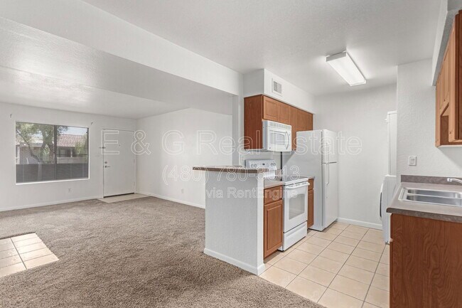 Foto del edificio - 5995 N 78th St