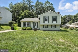 Building Photo - 18202 Macrae Ct